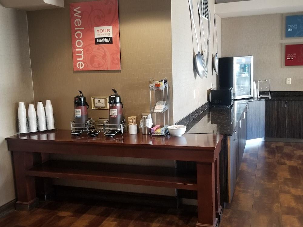 Junction City Inn & Suites Buitenkant foto