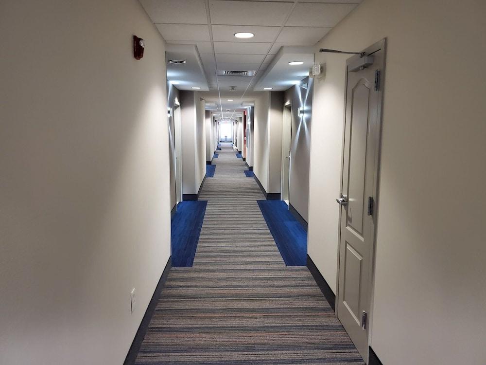 Junction City Inn & Suites Buitenkant foto