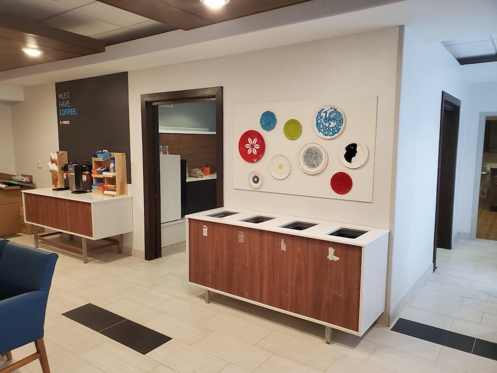 Junction City Inn & Suites Buitenkant foto