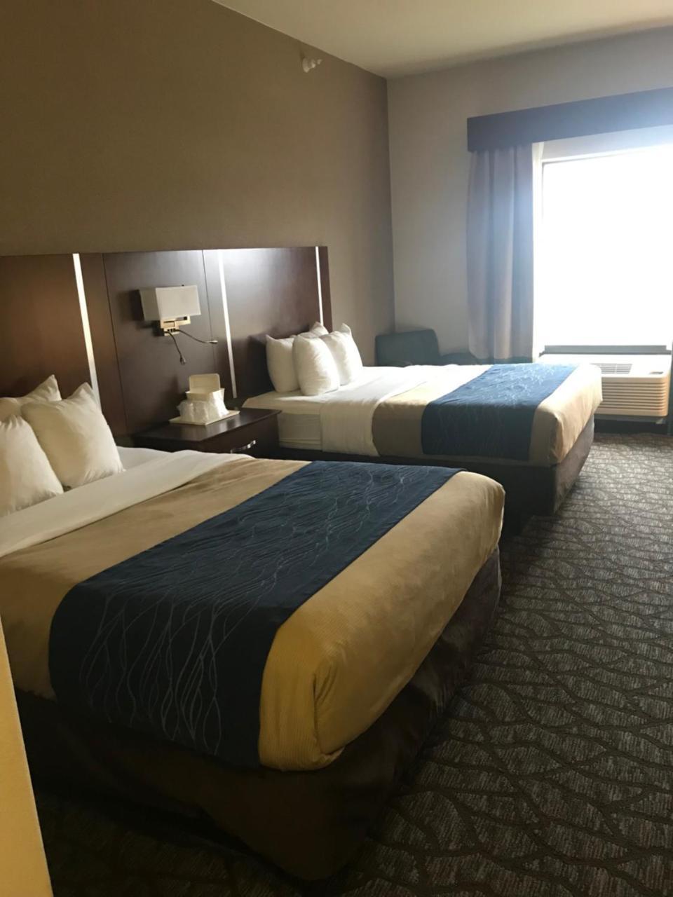 Junction City Inn & Suites Buitenkant foto