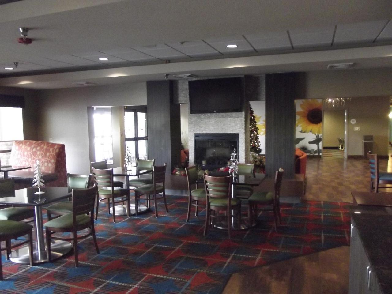 Junction City Inn & Suites Buitenkant foto