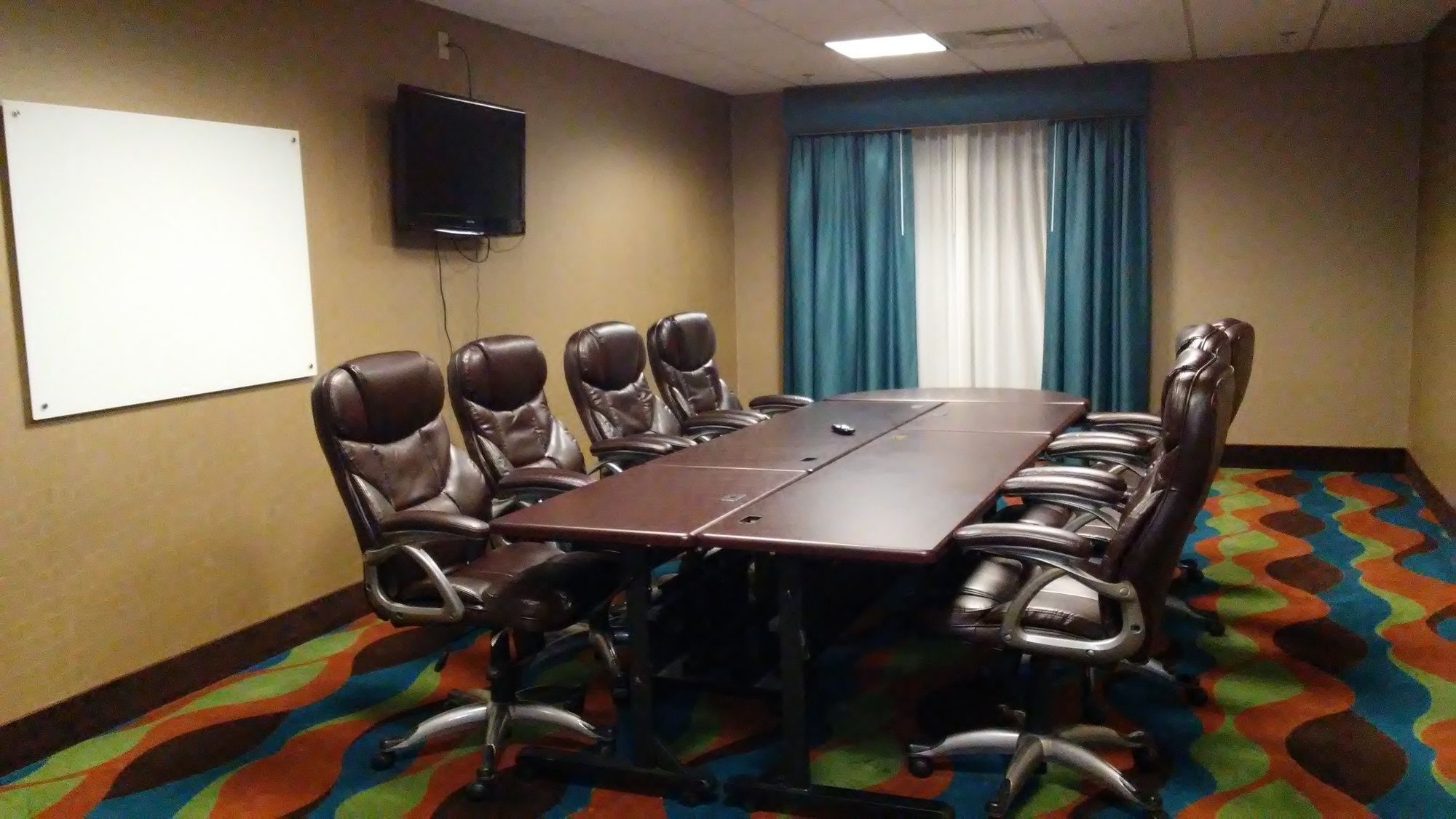 Junction City Inn & Suites Buitenkant foto