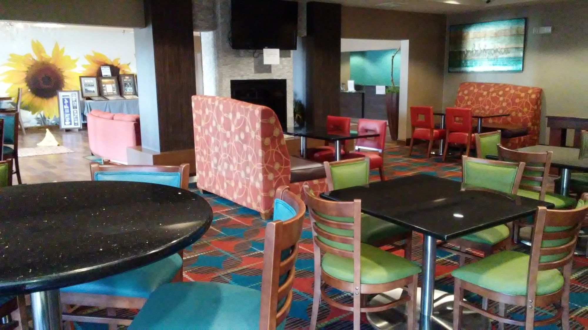 Junction City Inn & Suites Buitenkant foto