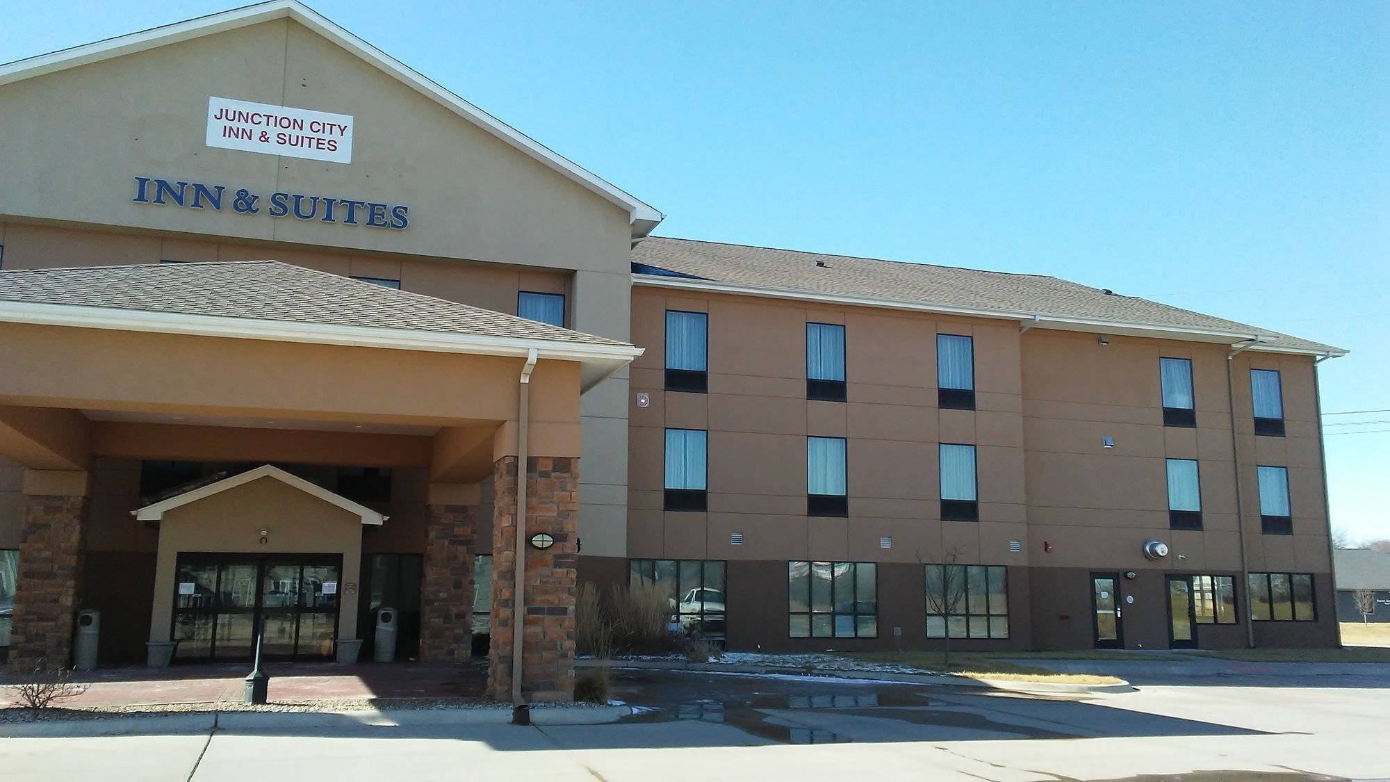 Junction City Inn & Suites Buitenkant foto