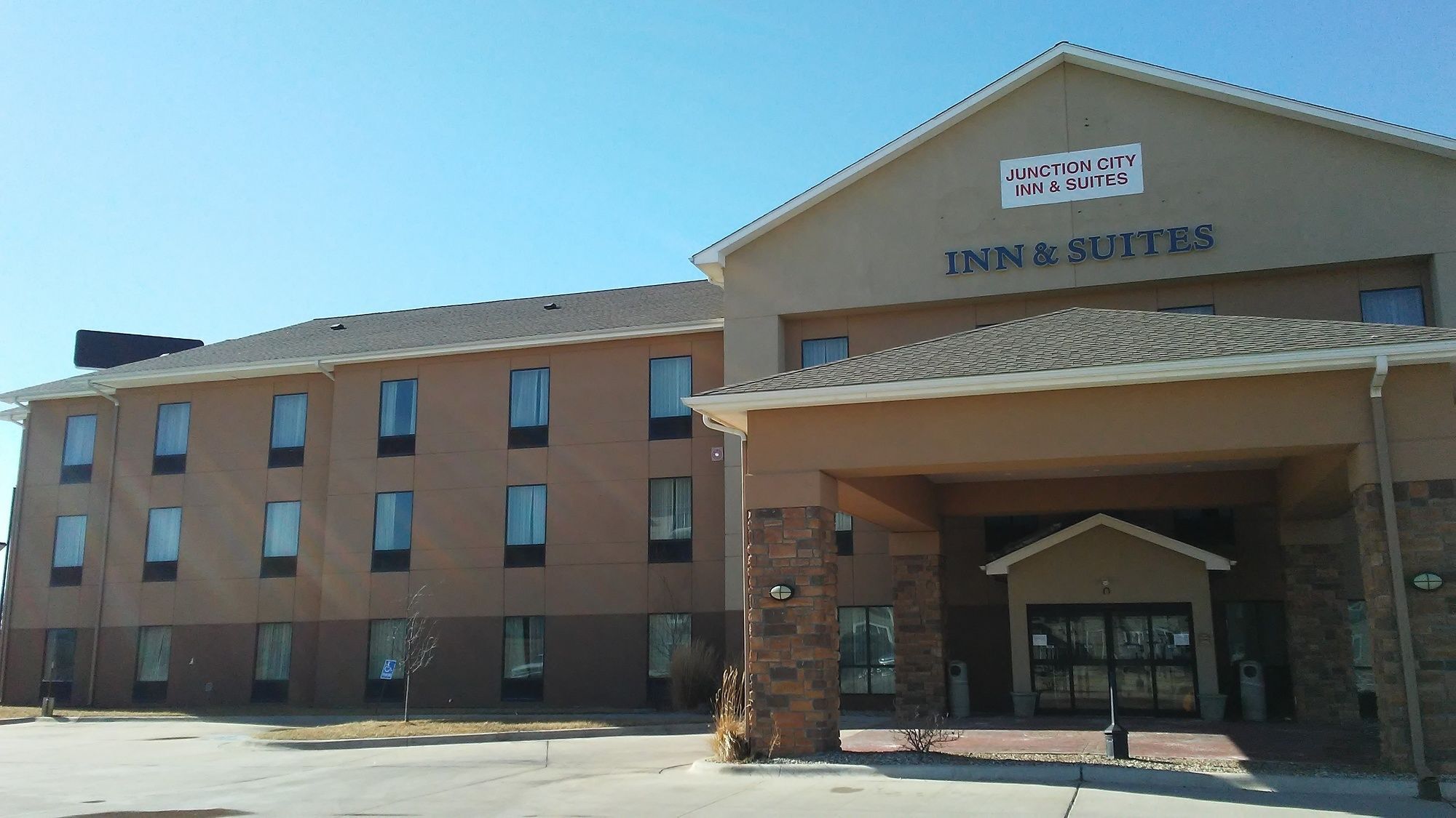 Junction City Inn & Suites Buitenkant foto